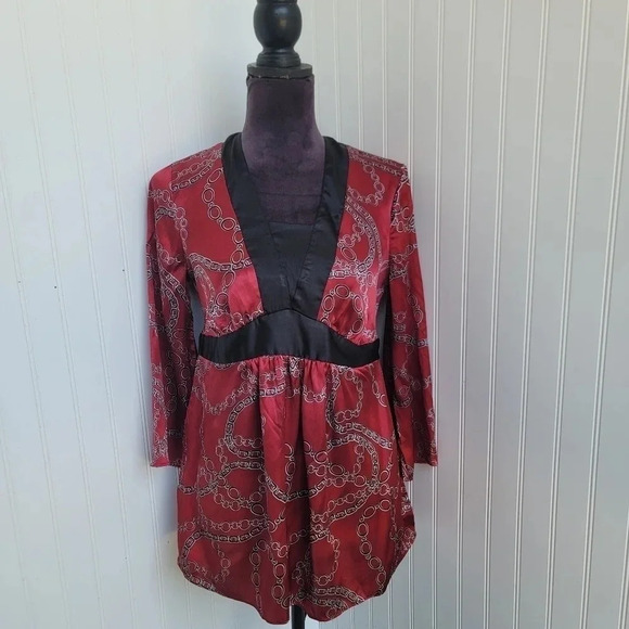 Two Hearts Maternity Red Black Satin Shiny V-Neck Tie Back Top Blouse Sz S - Picture 1 of 13